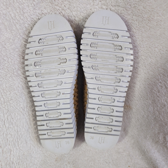 ILSE JACOBSEN Tan and White Tulip laser cut slip on sneakers size 6 - Picture 9 of 11